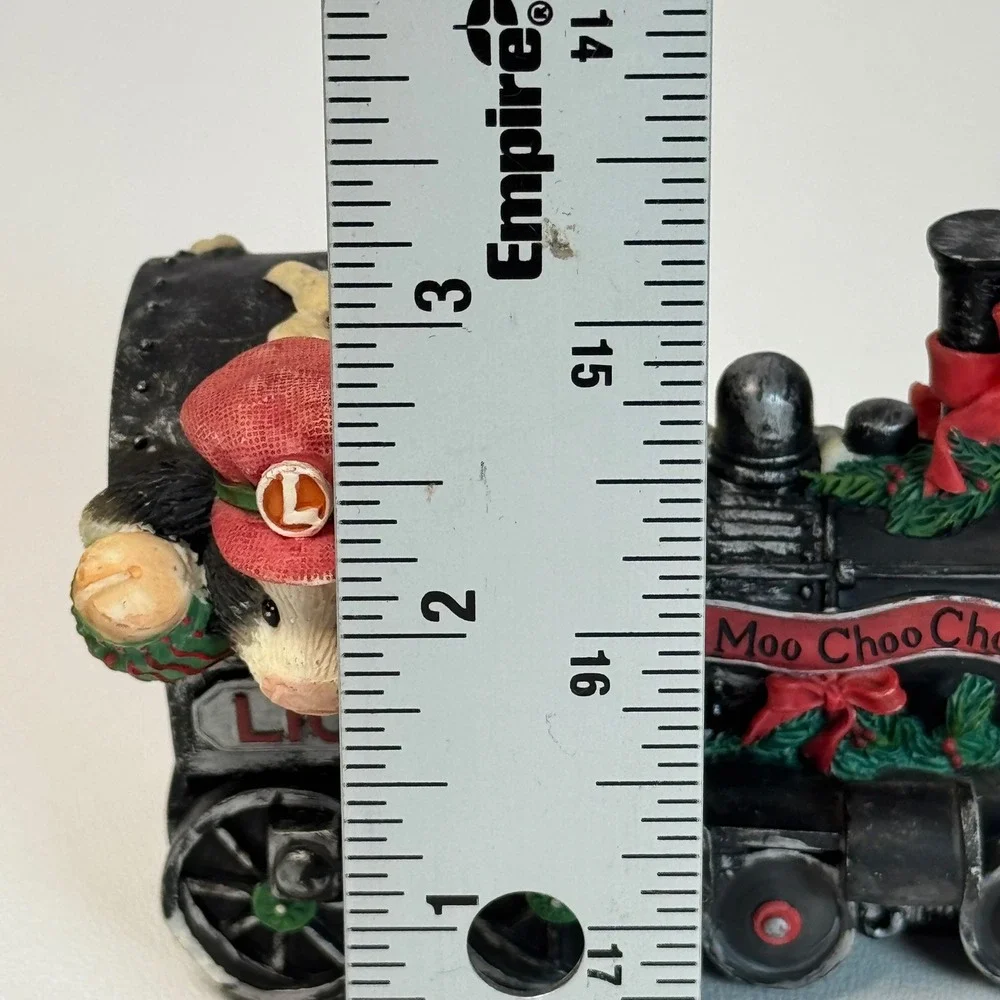 Marys Moo Moos Christmas Is Coming Right On Time Boy On LIONEL Train 858528 READ